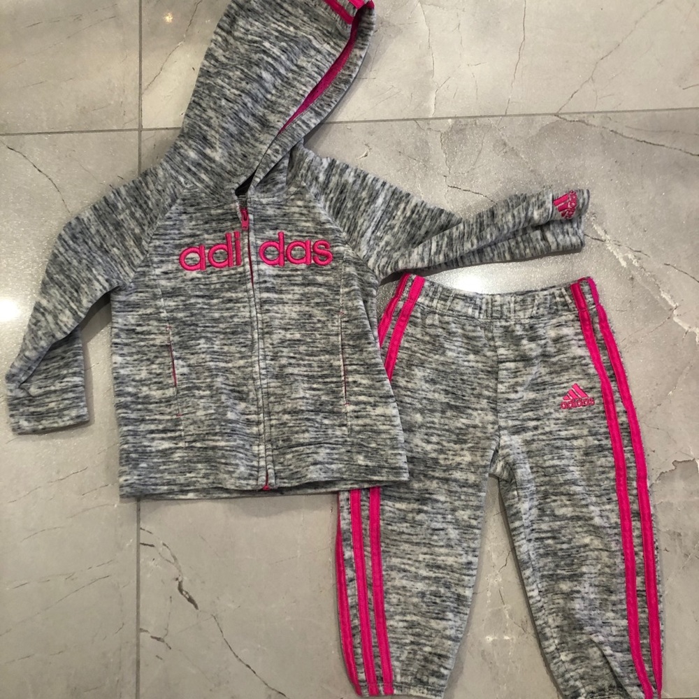 Girls 2 piece sweat outfits 2t/24 month